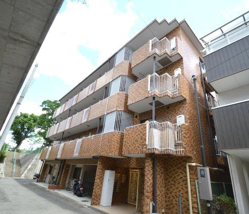 ライオンズマンション石屋川の外観