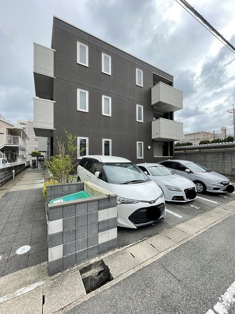 ピケルーナ西宮北口の外観