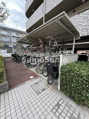 ピノカーサ塚口の駐車場