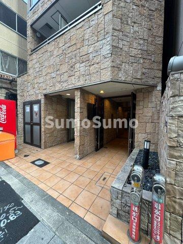 ラフォーレ谷四のエントランス|建物の内部です