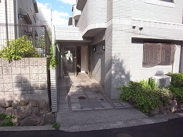 ランドール六甲の外観