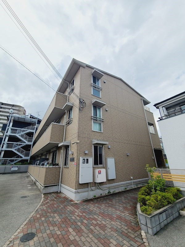 フォレストコート逆瀬川の外観