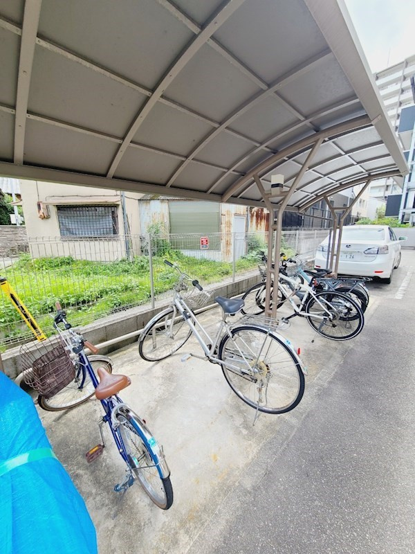 フォレストコート逆瀬川の外観