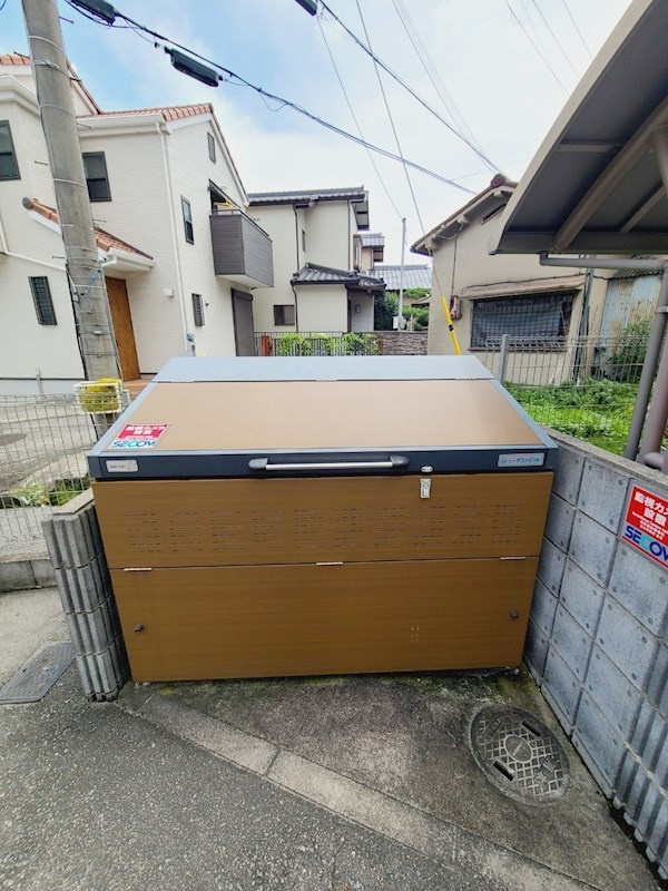 フォレストコート逆瀬川の外観