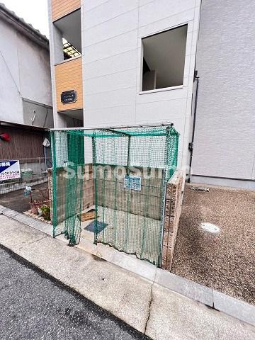 フジパレス尼崎西難波の駐車場