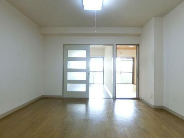 さいたま市浦和区常盤８丁目の賃貸マンションの居間・リビング