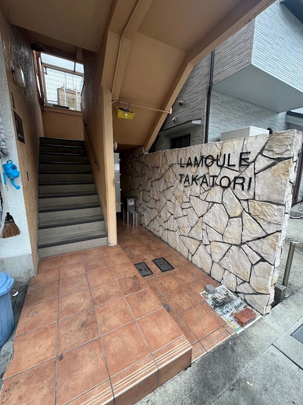 ラムール鷹取のエントランス|毎日通るエントランスはこのようになっています
