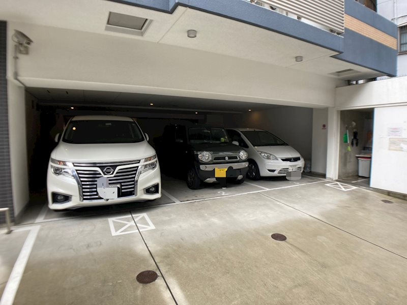ラシュレエグゼ難波南の駐車場|駐車場があります