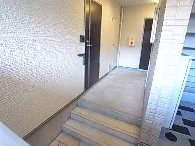 フジパレス兵庫駅南のロビー|ゆとりのあるロビーです