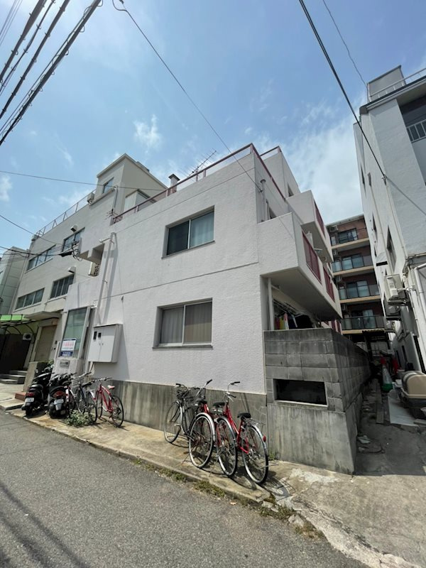 ビシック西進の外観
