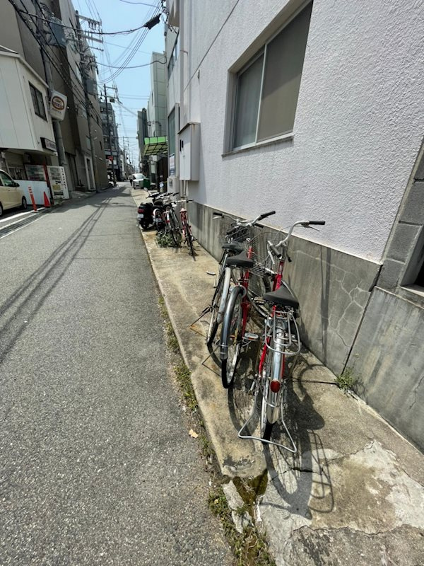 ビシック西進の外観