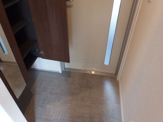 グランディール緑丘の玄関