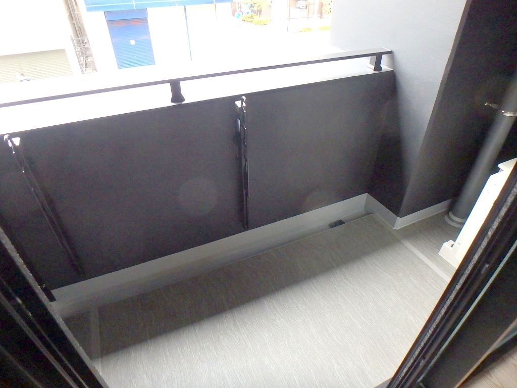 アトラスリベルタ文京湯島のバルコニー