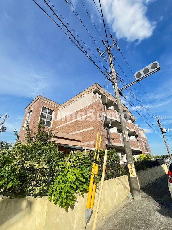 ランデュール逆瀬川の外観