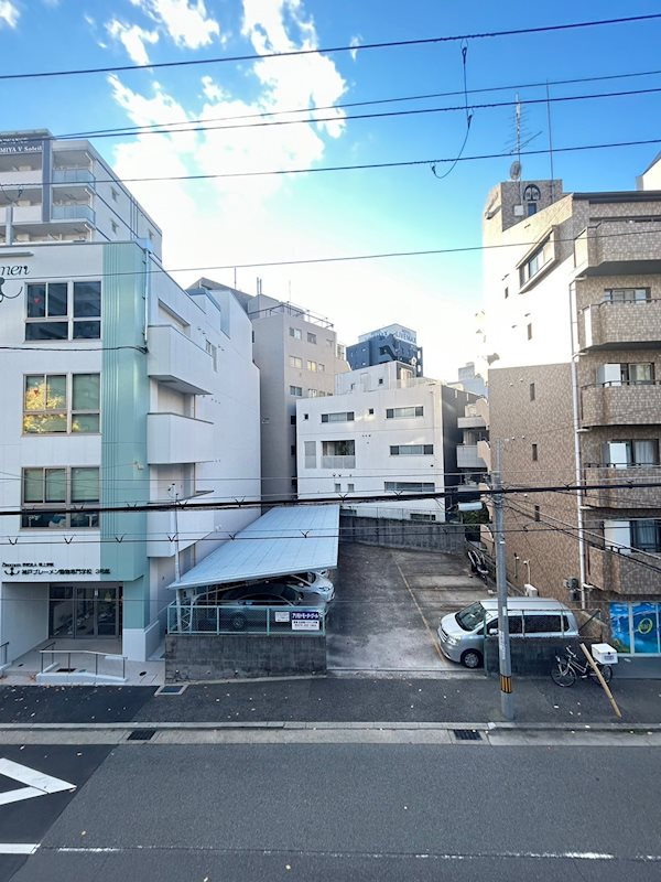 リーガルコート明和の駐車場