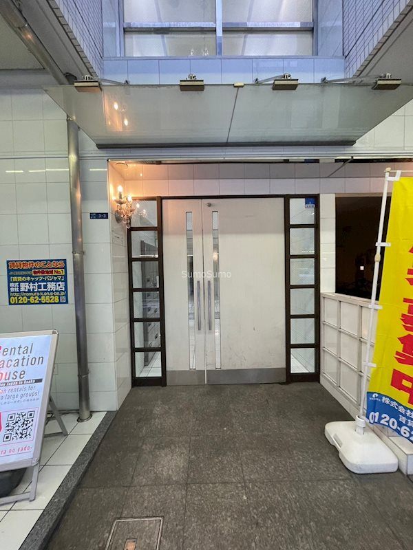 プラチナム松屋町のエントランス