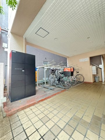 ラムール三宮のロビー