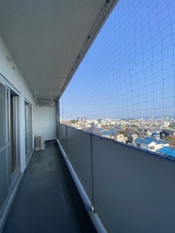 リーガルハウス板宿のバルコニー|外からの目が気にならないバルコニーで洗濯物が干せます