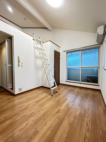 尼崎市塚口本町３丁目のアパートの寝室