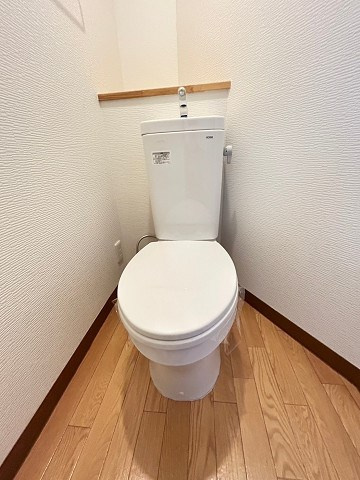 尼崎市塚口本町３丁目のアパートのトイレ