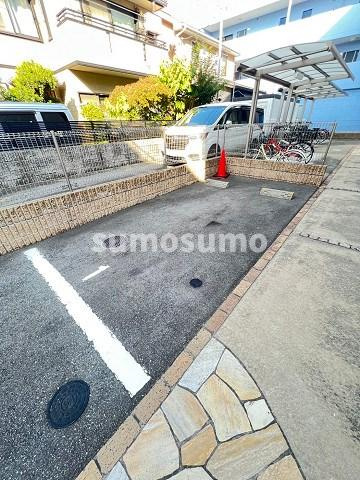 フジパレス園田Ⅱ番館の駐車場