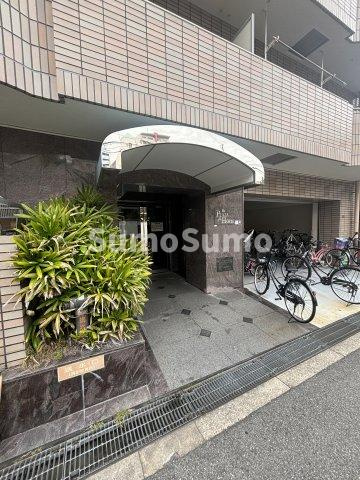 プラザミュー堀江のエントランス