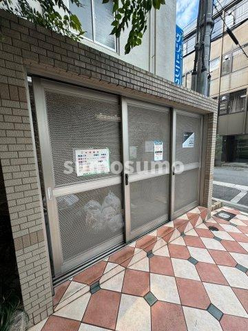 大阪市西区江戸堀１丁目の賃貸マンションのエントランス