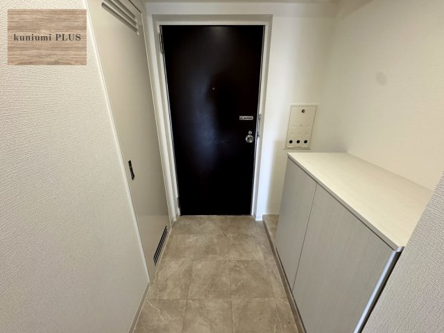 日商岩井菫橋ハイツの玄関