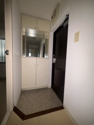 ライオンズマンション神戸の玄関