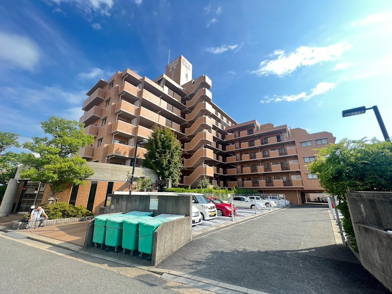 ライオンズマンション鷹取の外観