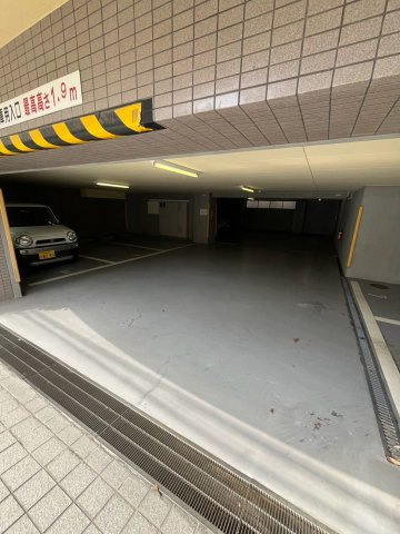 フォルム芦屋アヴァンセの駐車場