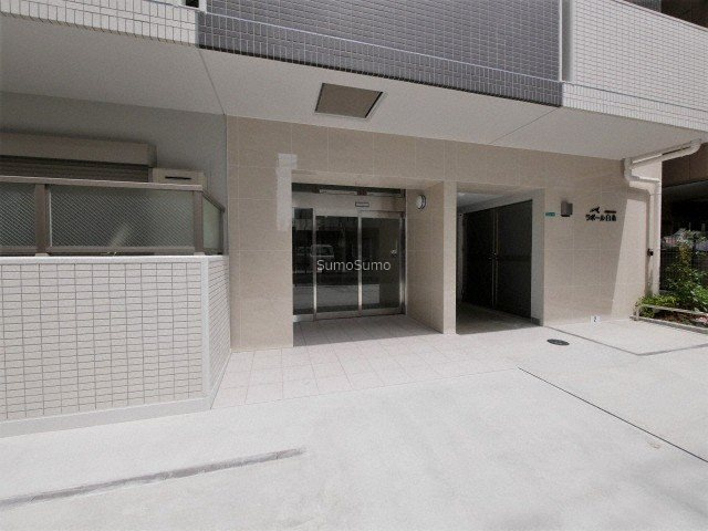 ラポール 白糸のエントランス|清潔なエントランスです