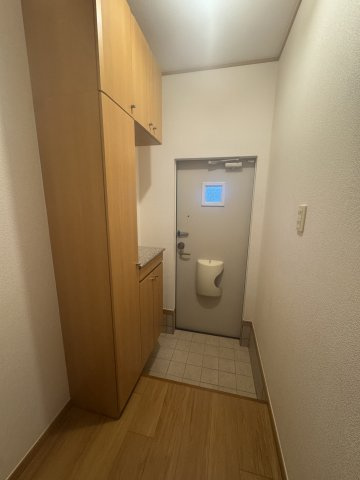 ラッフィナート・カーサ壱番館の玄関