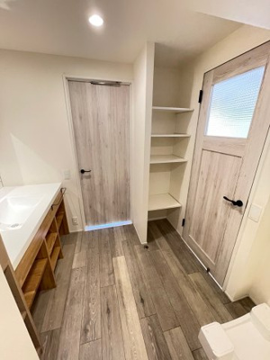 【脱衣所】 | 南篠崎スカイハイツＢ棟 | ウォークインクローゼットと廊下から出入りが可能です。