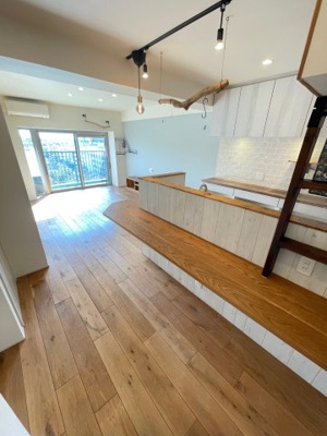 【キッチン】 | 南篠崎スカイハイツＢ棟 | 造作カウンター付きのダイニングキッチンです。