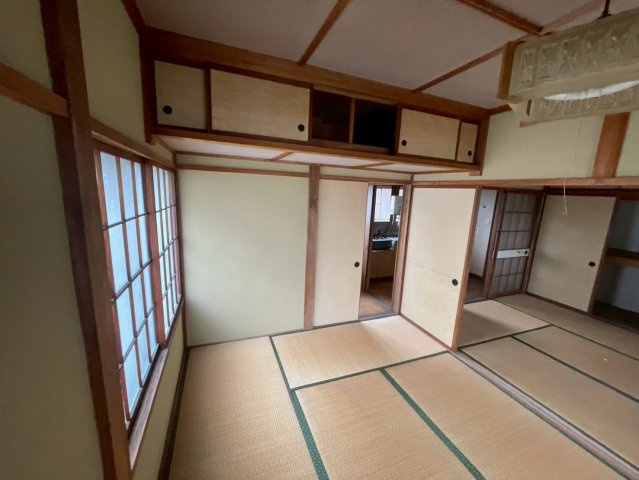 長岡市一棟アパートの和室