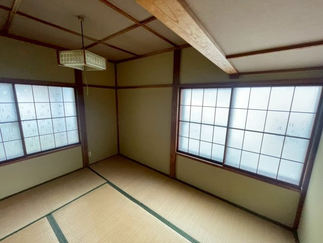 長岡市一棟アパートの和室