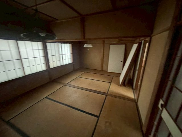 長岡市一棟アパートの和室