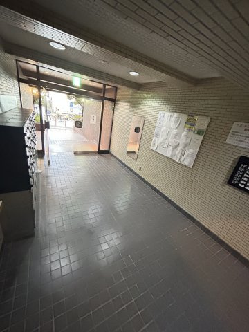 ライオンズマンション三宮東のロビー