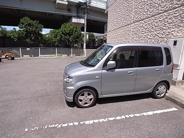 ラフェンテ塚本の駐車場