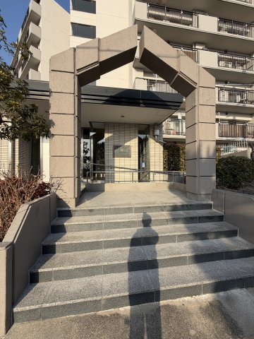 ライオンズマンション長田ヒルズ２号棟のエントランス