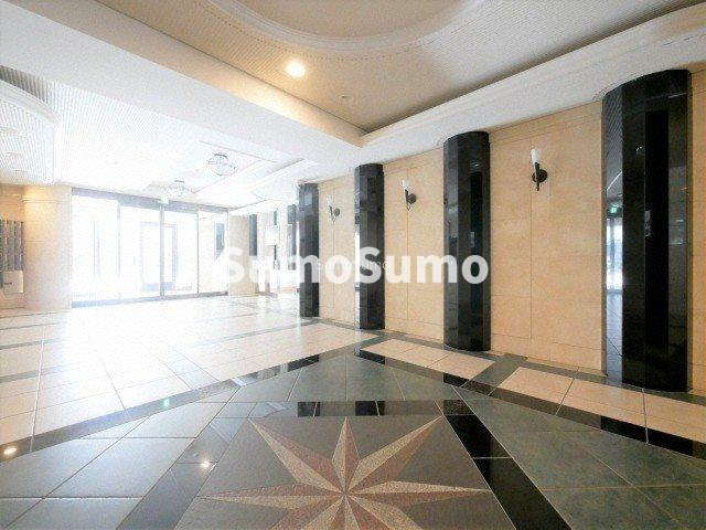 プレサンス本町プライムのロビー