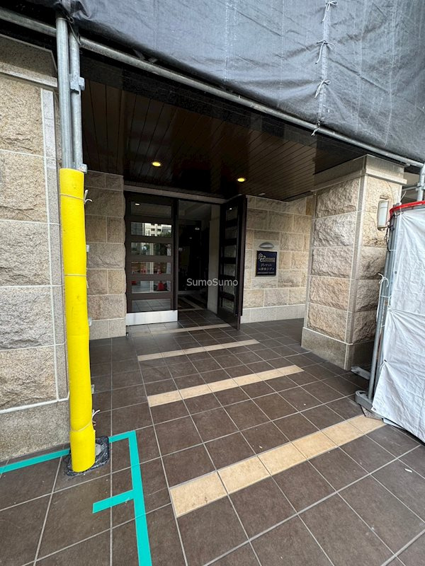 プレサンス心斎橋ラヴィのエントランス