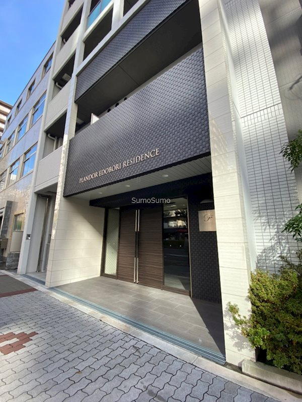 プランドール江戸堀レジデンスのエントランス|建物の内部です