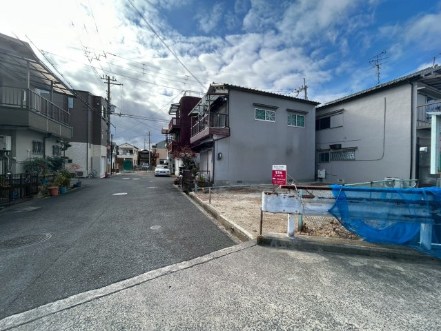 寝屋川市高柳7丁目の前面道路含む現地写真