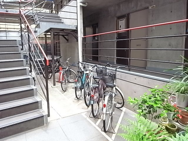 プリエールJR塚口駅前の外観
