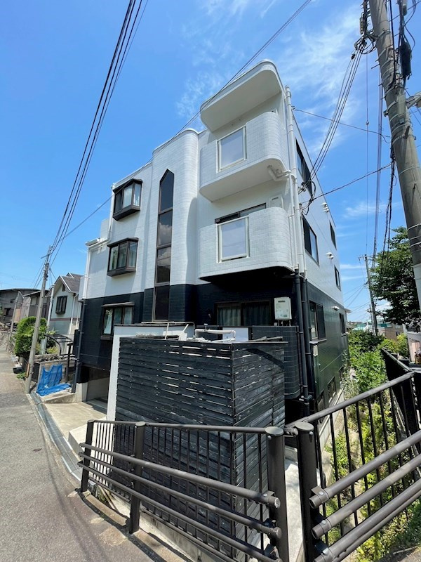 ブラントゥール芦屋の外観