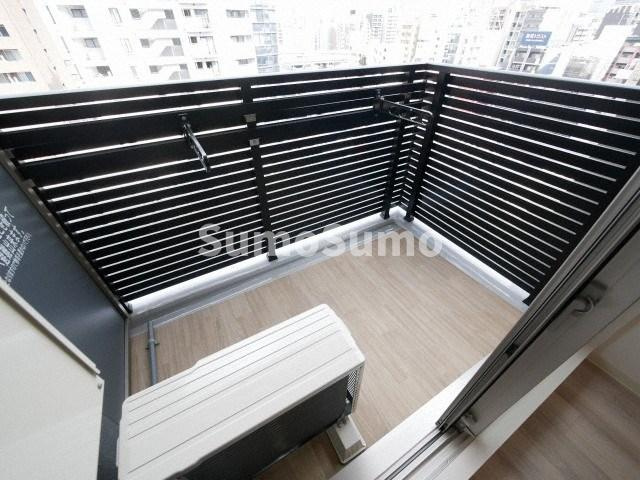 プレサンス堺筋本町ディスティニーのバルコニー