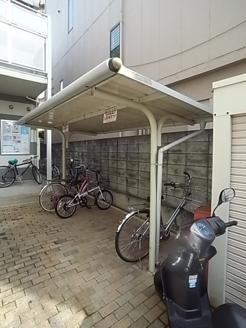 レオパレス甲東の外観