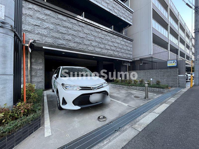 プレサンス大阪城公園ネクサスの駐車場|カースペースがあります